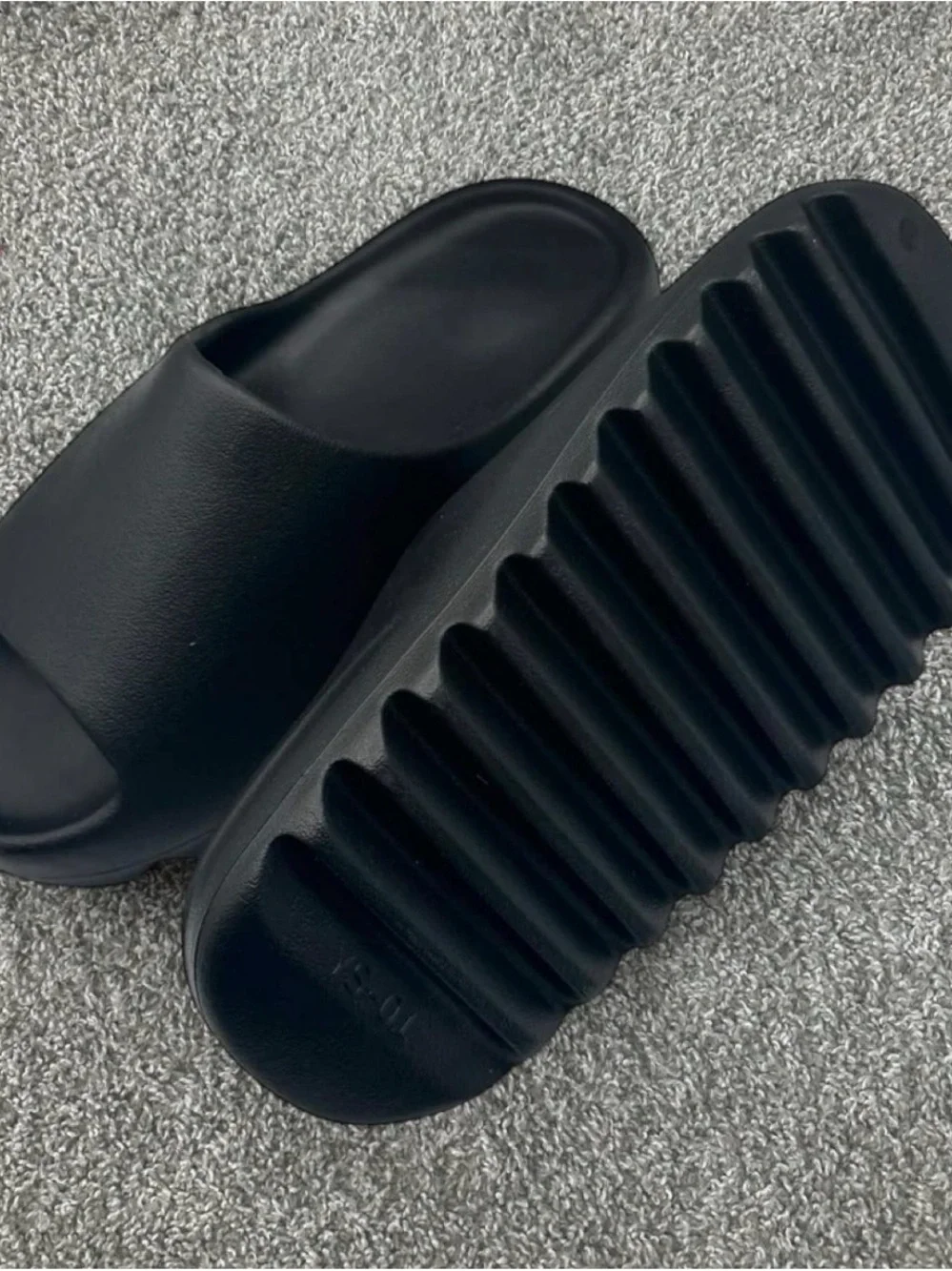 Yeezy classic slide